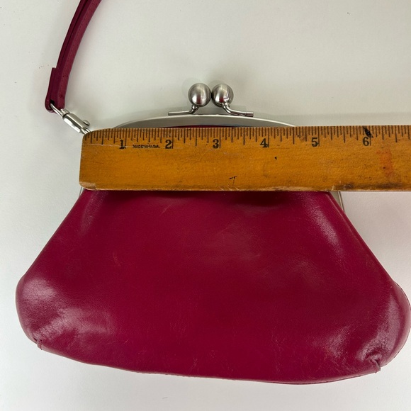 VINTAGE HOBO INTERNATIONAL RARE KISSLOCK MAGENTA WRISTLET - Picture 3 of 8